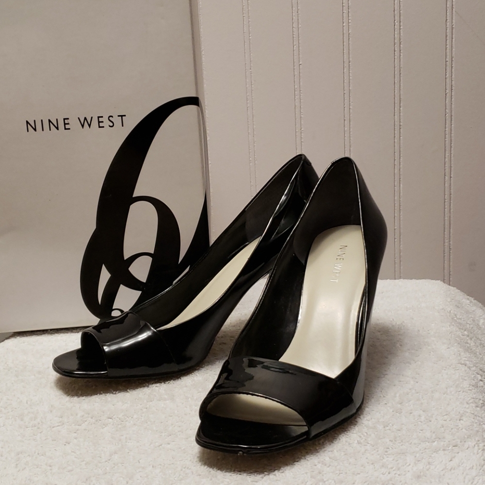 Nine West Kenny black patent leather peeptoe, 7